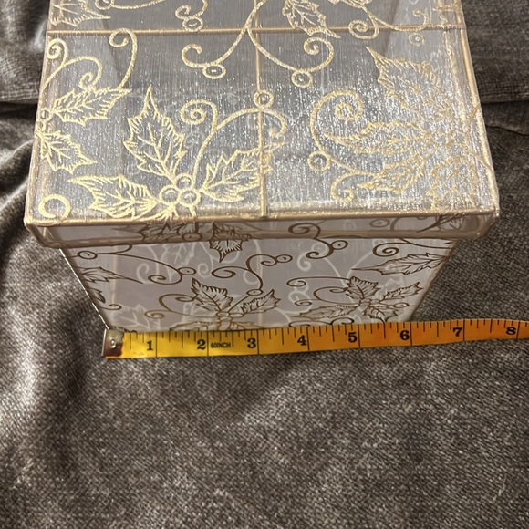 Set of 3 Vintage Christmas Nesting Boxes, Gold Filigree - Picture 11 of 17